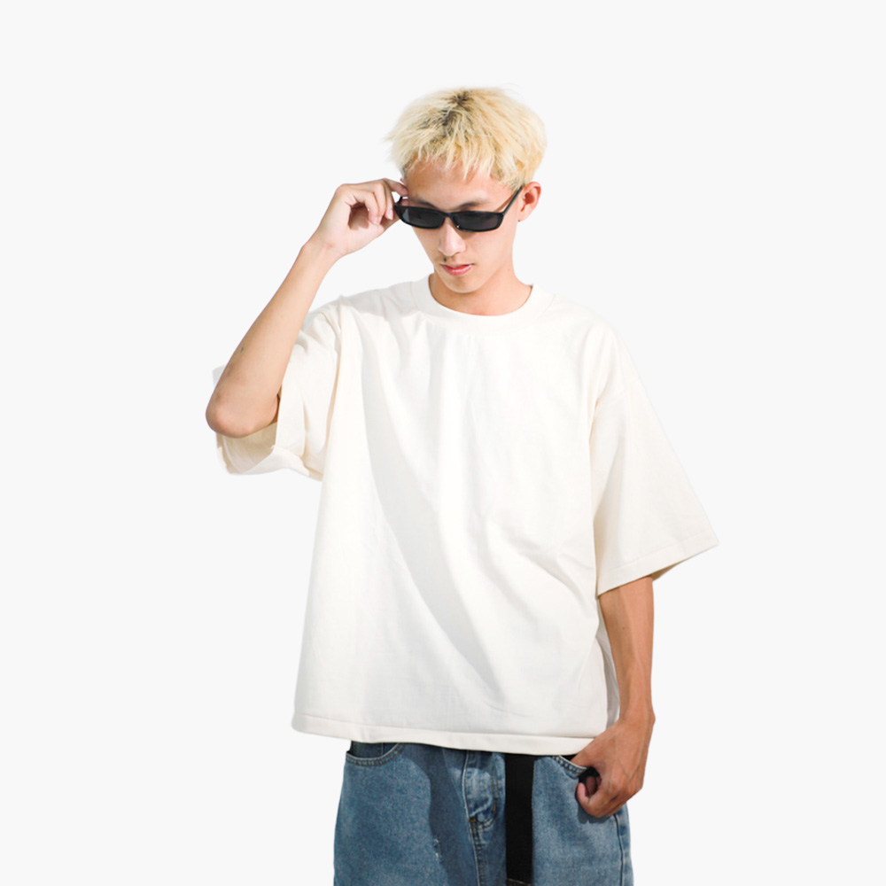 รูปคนใส่เสื้อจริง SAVAGE BOXY ภาพที่ 2