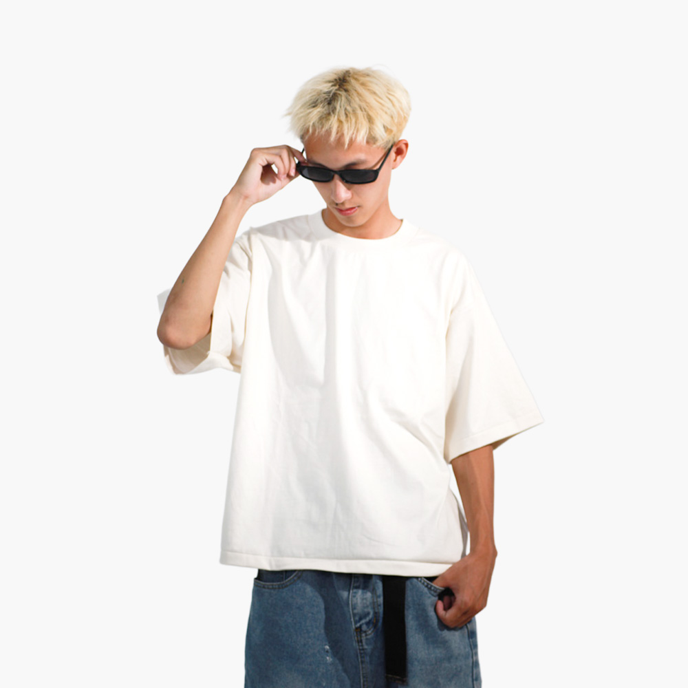 รูปคนใส่เสื้อจริง SAVAGE BOXY ภาพที่ 3