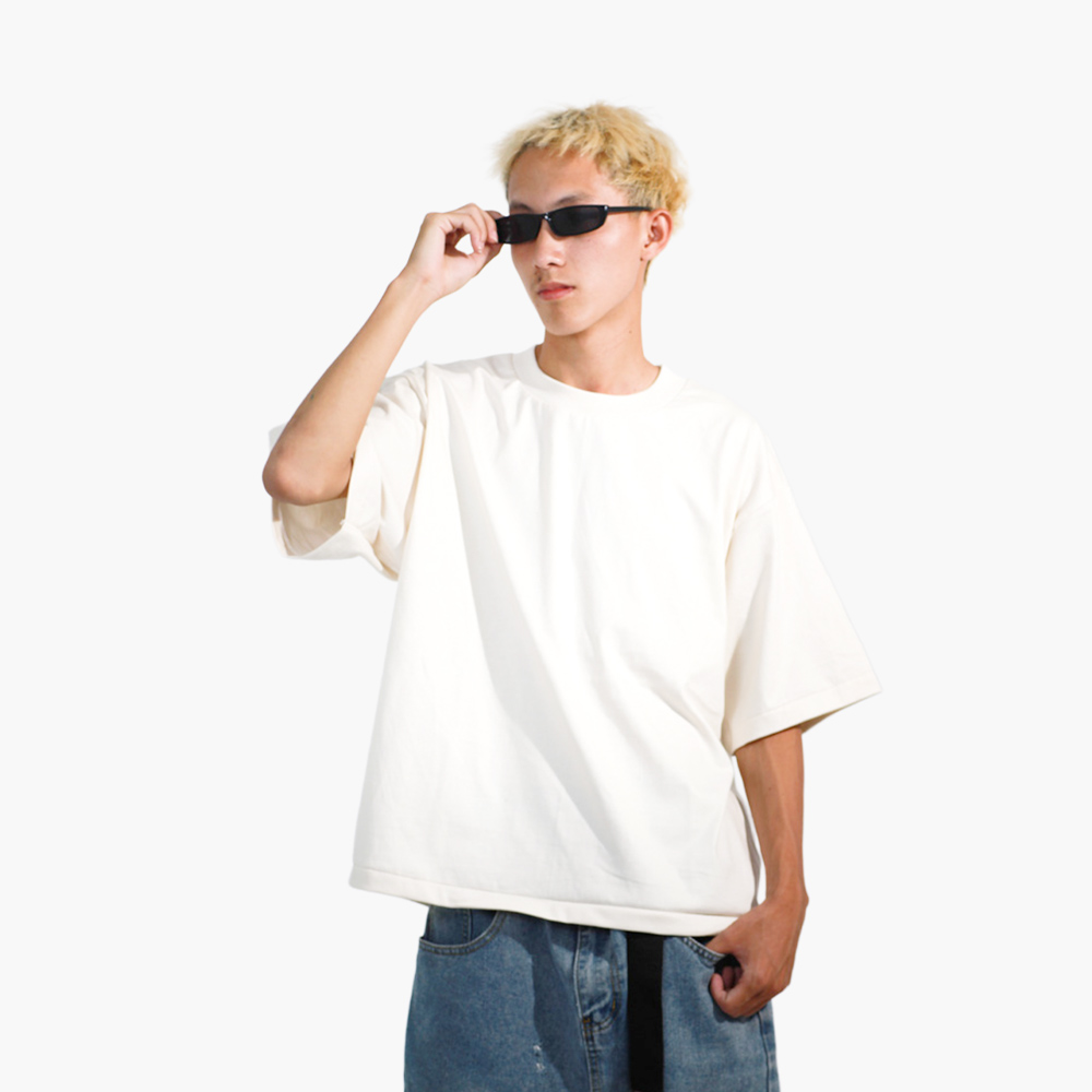 รูปคนใส่เสื้อจริง SAVAGE BOXY ภาพที่ 4