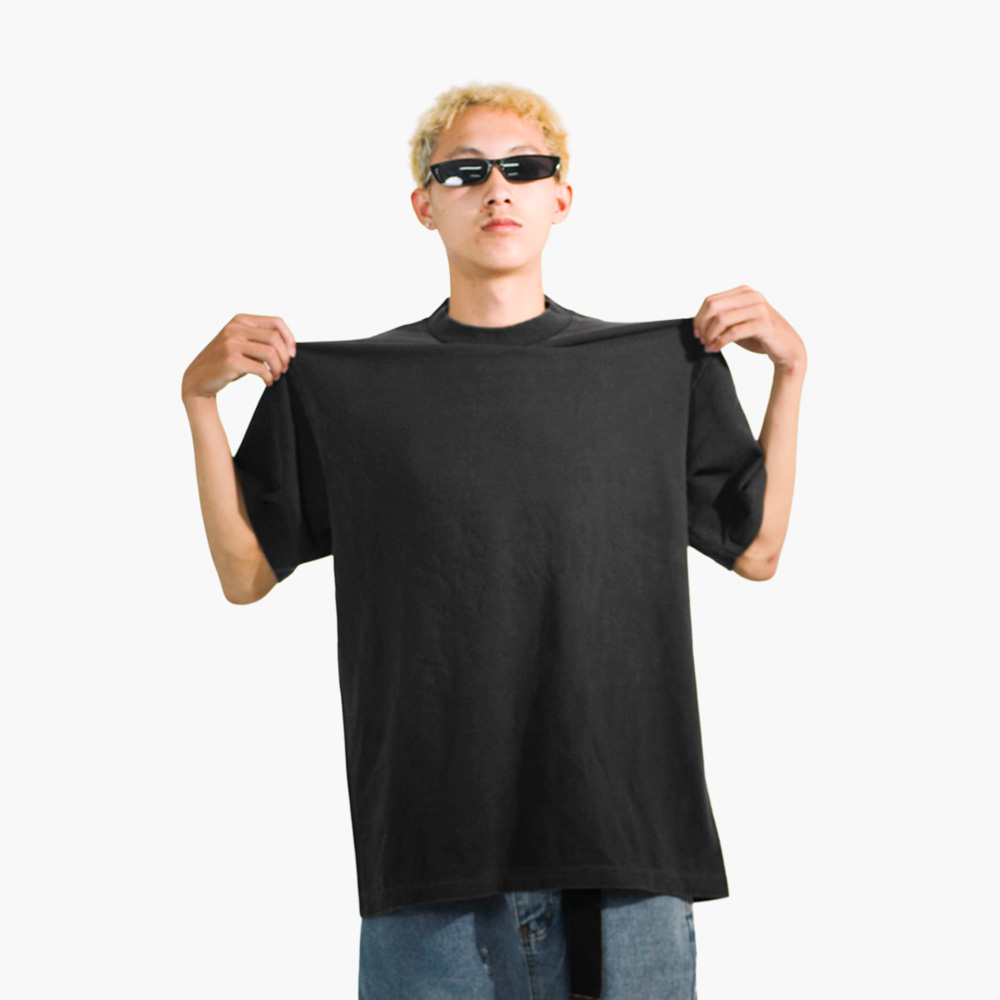 รูปคนใส่เสื้อจริง รุ่น SAVAGE OVERSIZE สำหรับงานสกรีน
