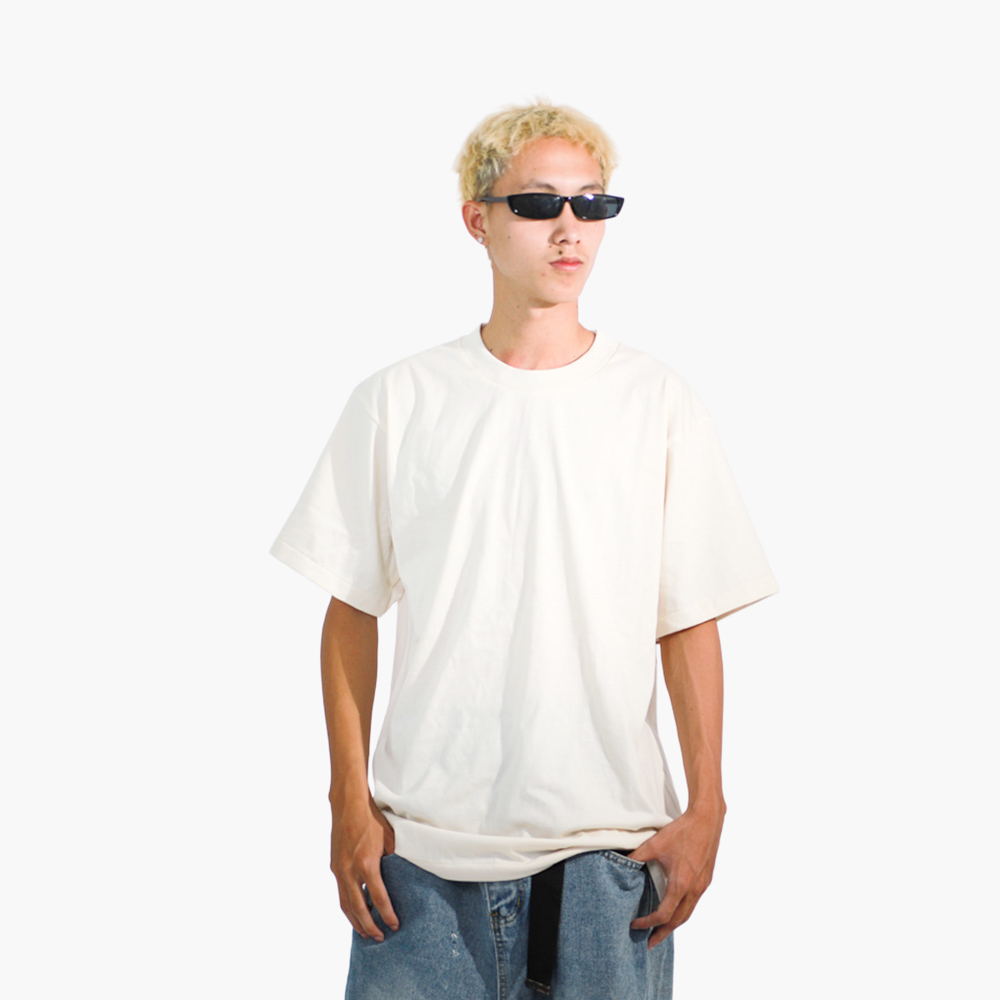 รูปคนใส่เสื้อจริง SAVAGE OVERSIZE ภาพที่ 2