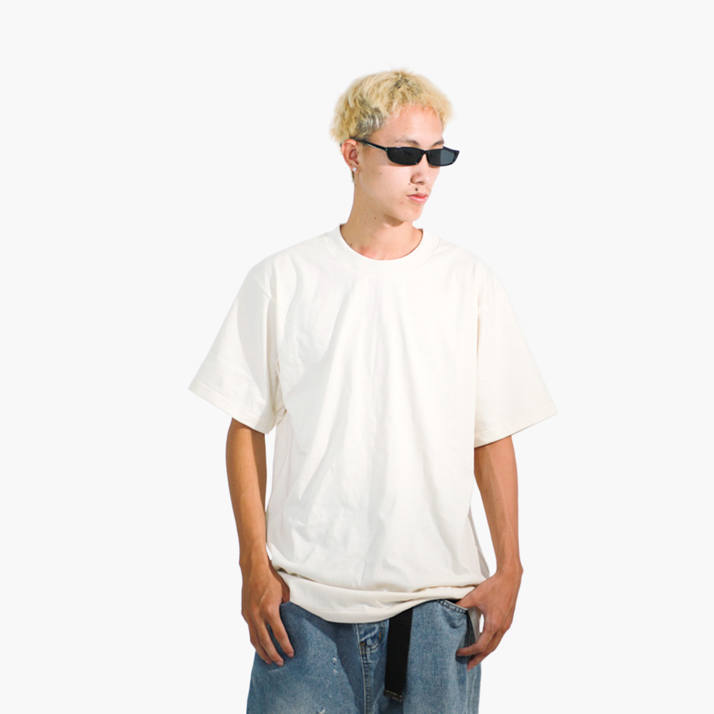 รูปคนใส่เสื้อจริง SAVAGE OVERSIZE ภาพที่ 4